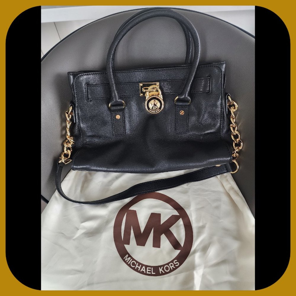 MICHAEL KORS || Black Leather Purse